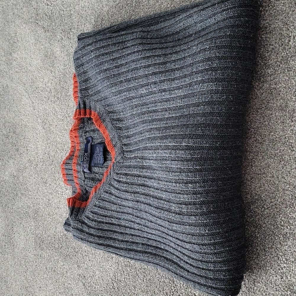 Gently used Icebox gray sweater